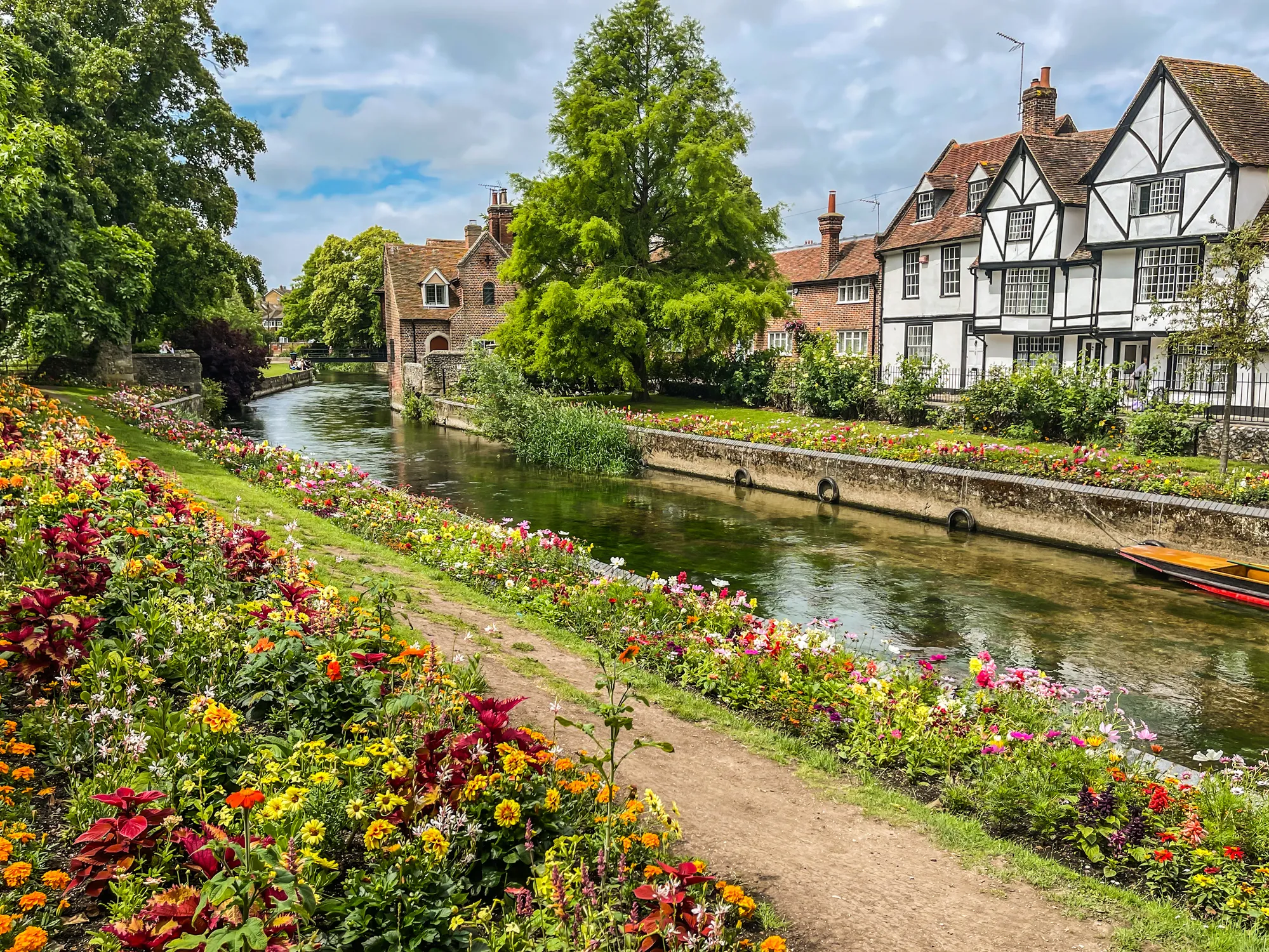 Canterbury: Pequeña pero internacional