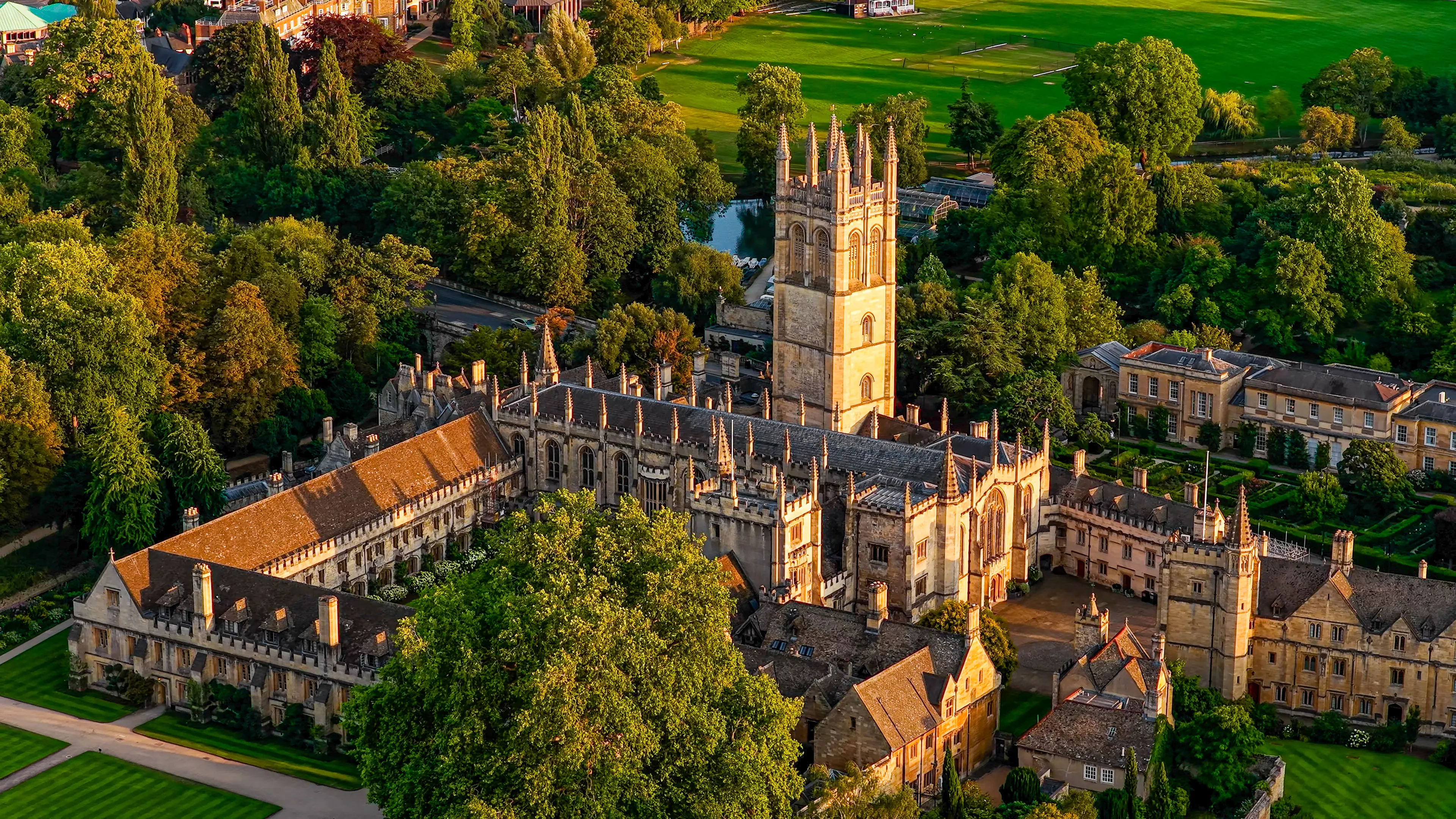 Oxford: Oxford, más allá de los libros